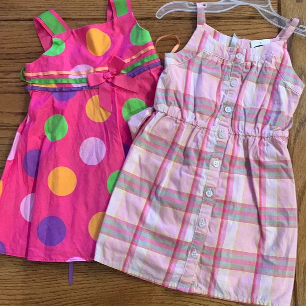 2T Dresses bundle of 2